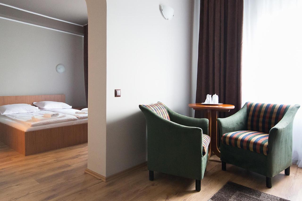 Casa De Piatra Bistro Hotel Kolozsvár Kültér fotó
